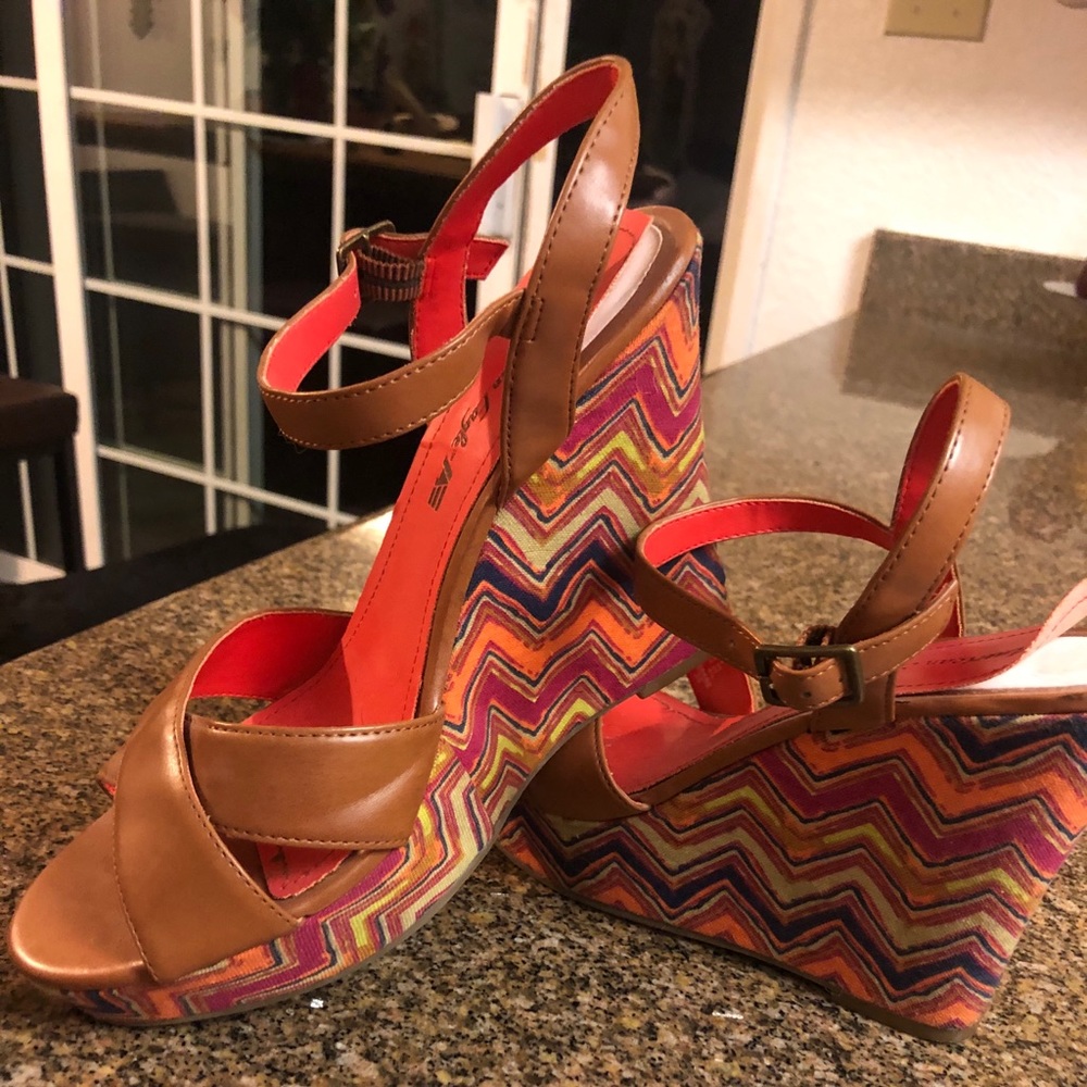 American Eagle wedge shoes